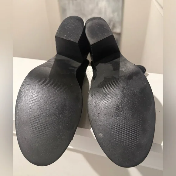 STEVE MADDEN Black Suede Perforated Ankle Boots w/ 4” Block Heel - Size 8-1/2 - Picture 9 of 13